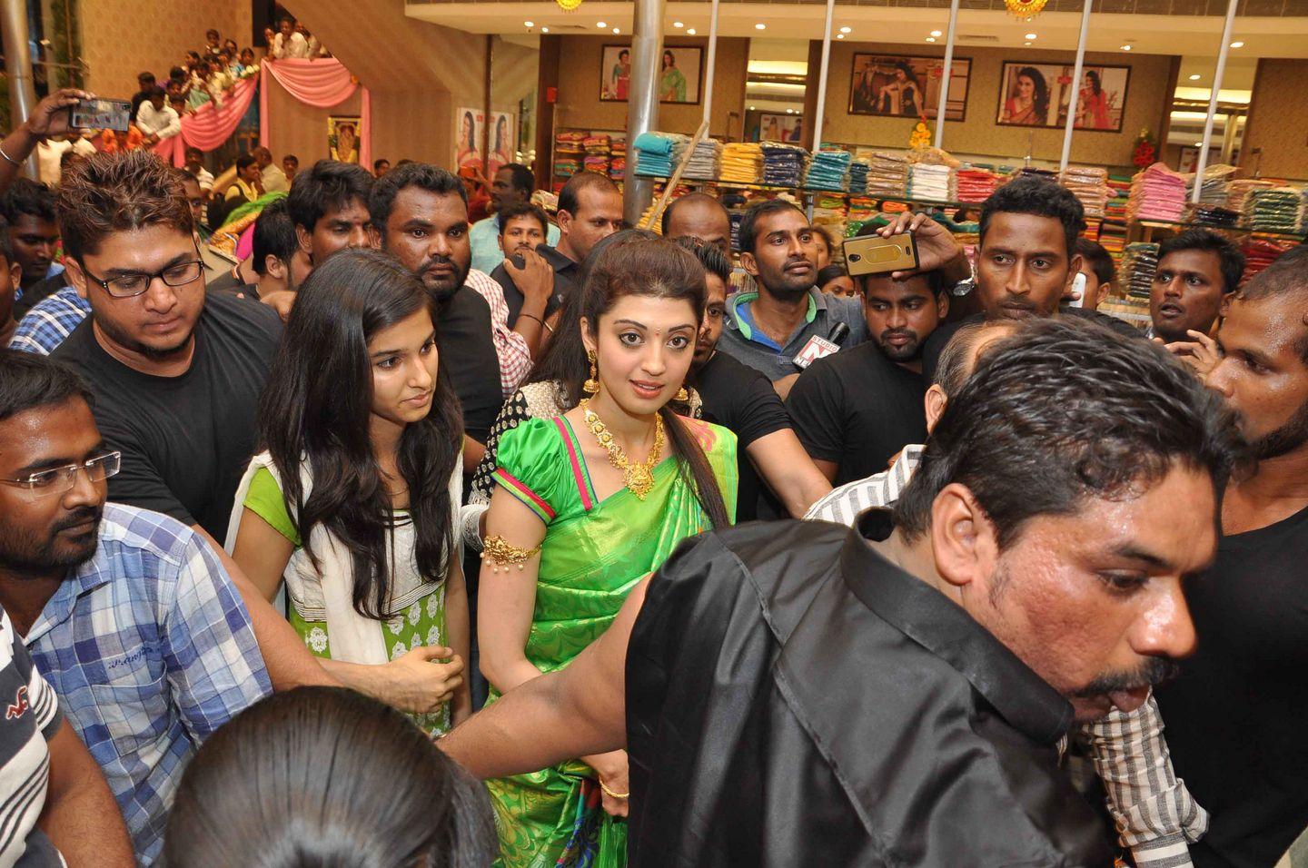 Actress Pranitha Launches Sareeniketan Showroom Photos