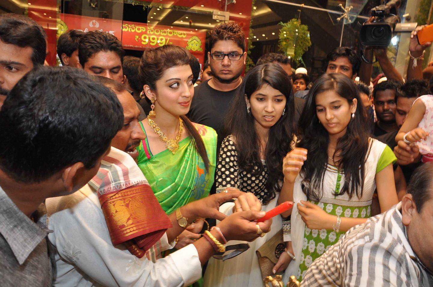 Actress Pranitha Launches Sareeniketan Showroom Photos