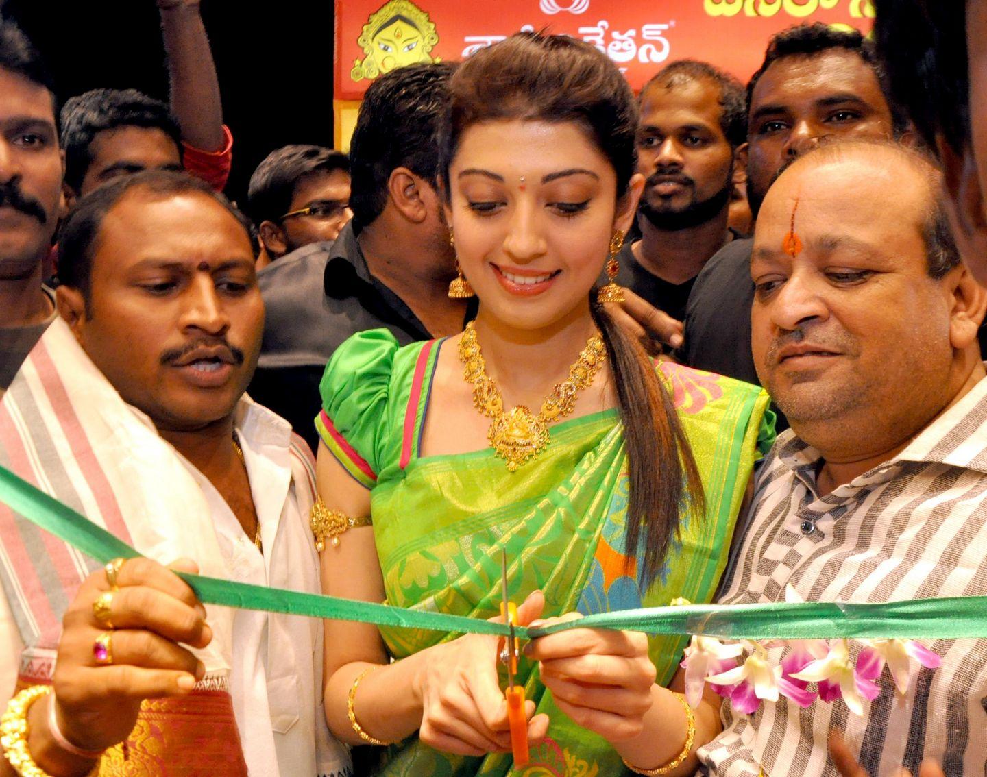 Actress Pranitha Launches Sareeniketan Showroom Photos