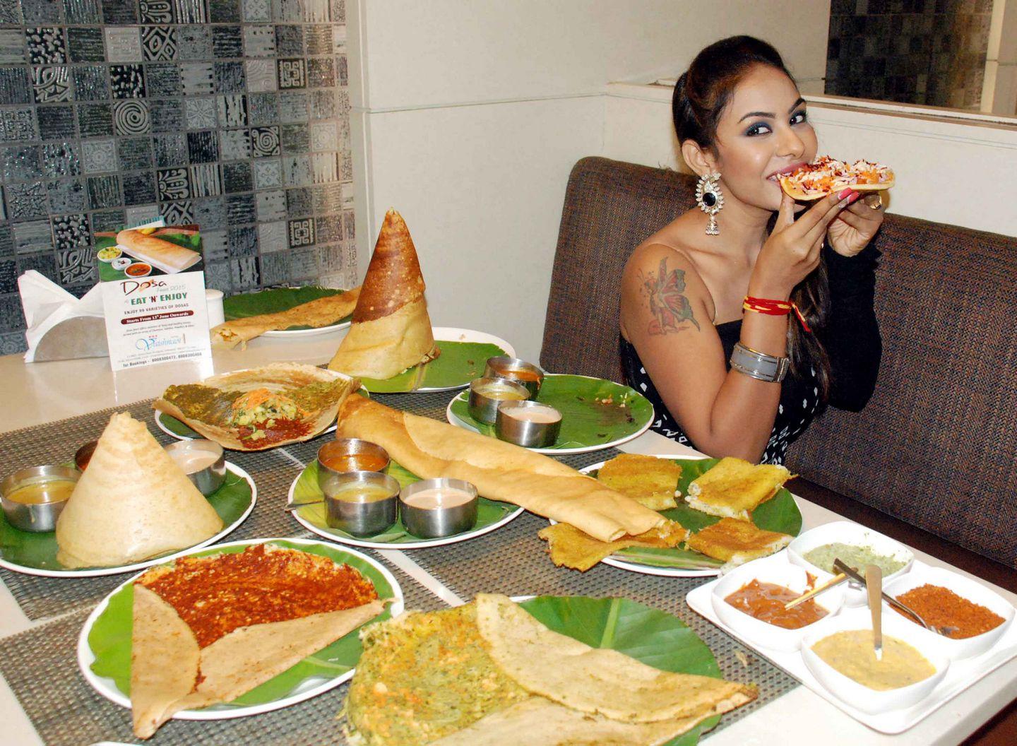 Famous Anchor Shree Reddy  Launches the Dosa Festival at Hotel Vaishnaoi