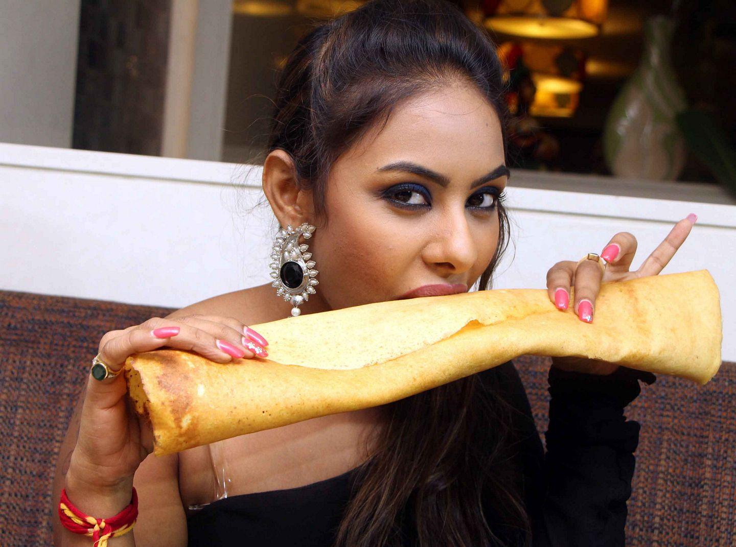 Famous Anchor Shree Reddy  Launches the Dosa Festival at Hotel Vaishnaoi