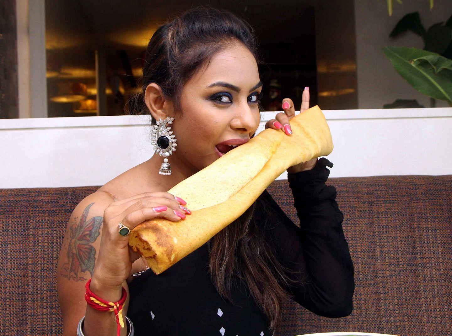 Famous Anchor Shree Reddy  Launches the Dosa Festival at Hotel Vaishnaoi