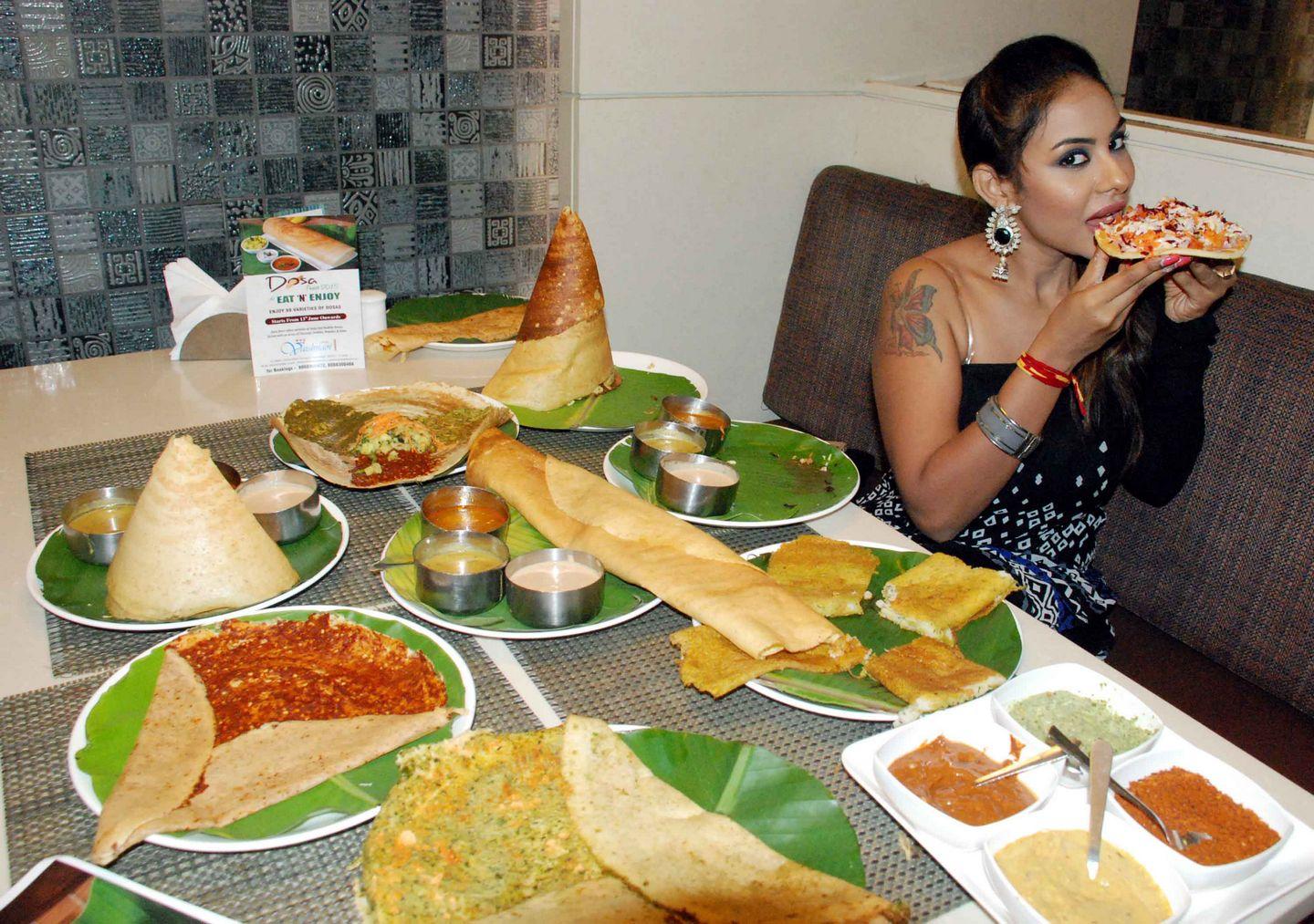 Famous Anchor Shree Reddy  Launches the Dosa Festival at Hotel Vaishnaoi