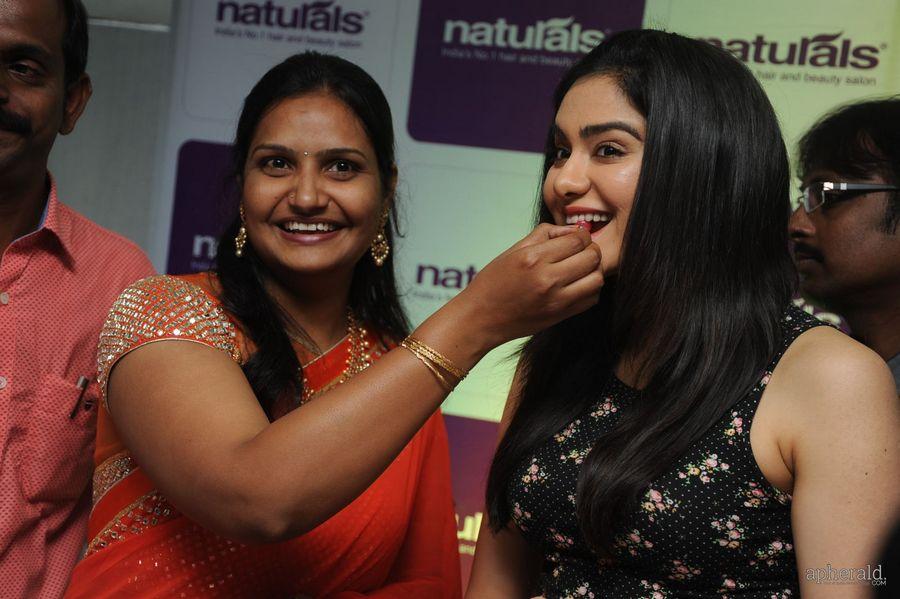 Adah Sharma Launches Naturals Salon