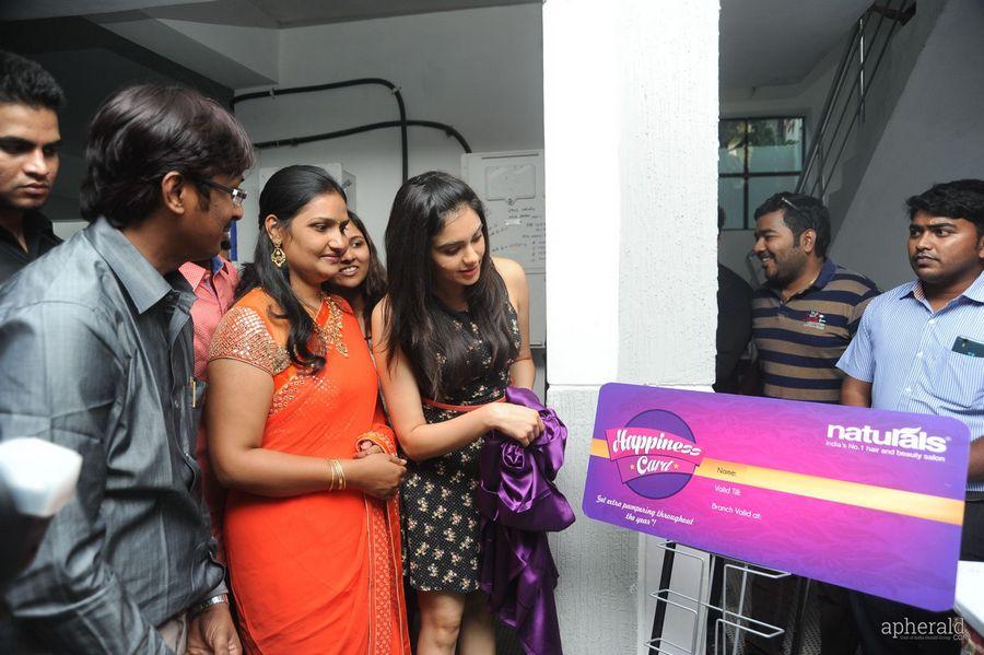 Adah Sharma Launches Naturals Salon