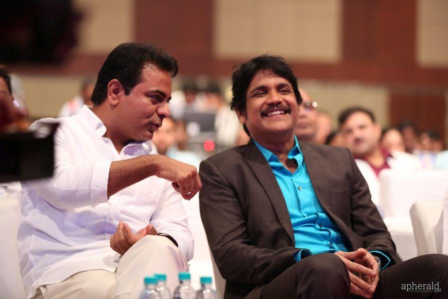 Akkineni Nagarjuna At tv 5 awards 2015