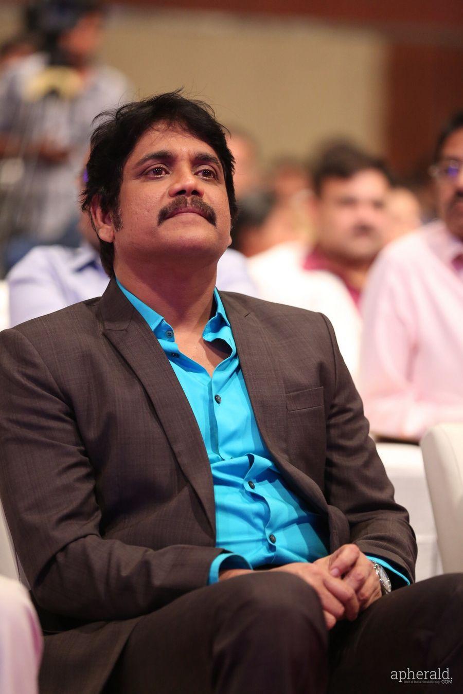 Akkineni Nagarjuna At tv 5 awards 2015