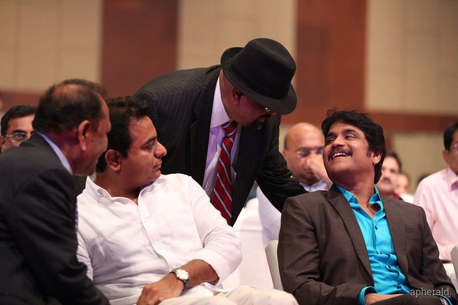 Akkineni Nagarjuna At tv 5 awards 2015