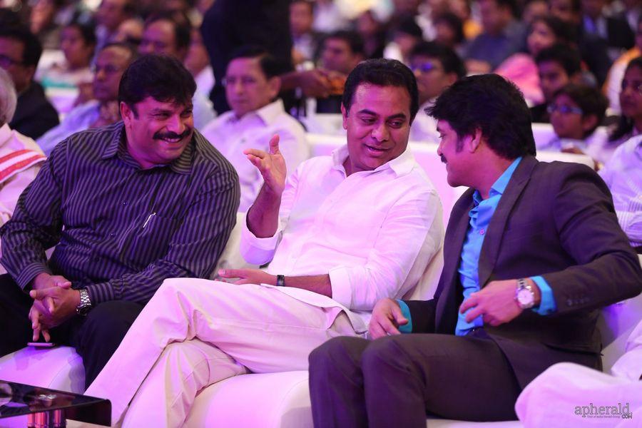 Akkineni Nagarjuna At tv 5 awards 2015