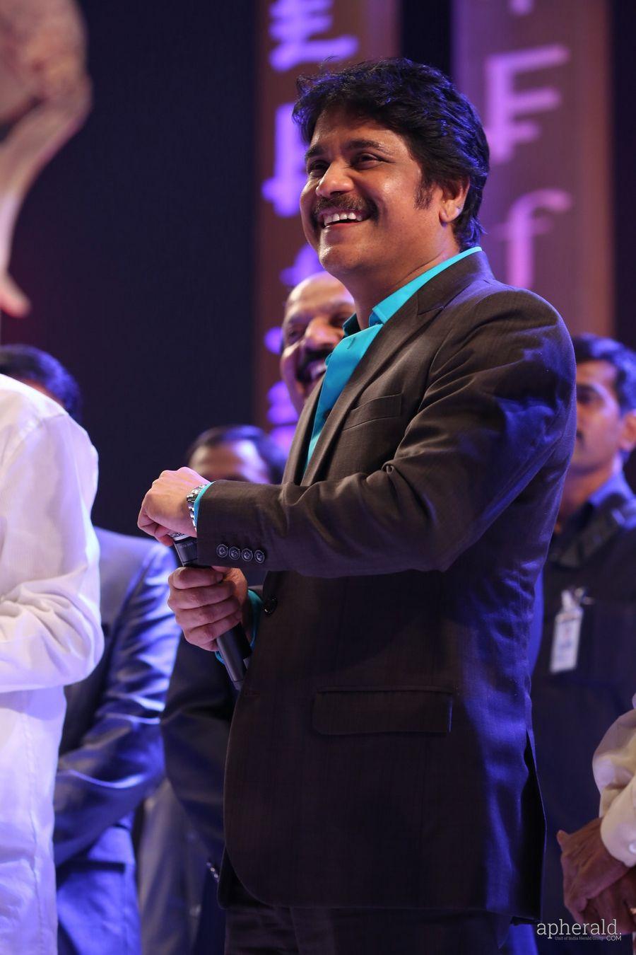 Akkineni Nagarjuna At tv 5 awards 2015