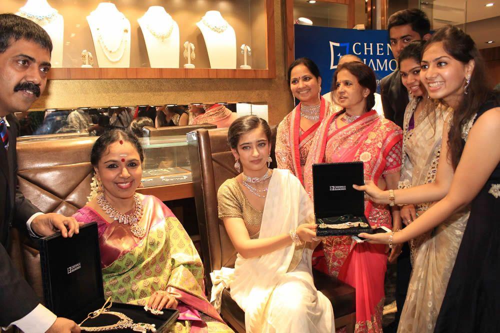 Akshara Haasan Latest Stills at Chennai Diamonds Showroom Launch