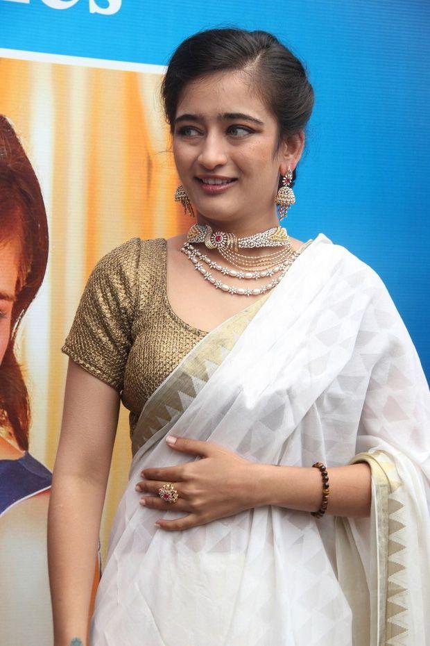 Akshara Haasan Latest Stills at Chennai Diamonds Showroom Launch