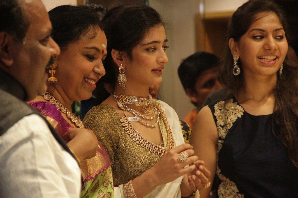 Akshara Haasan Latest Stills at Chennai Diamonds Showroom Launch