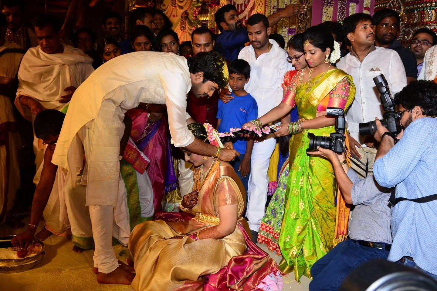 Allari Naresh and Viroopa Marriage Photos