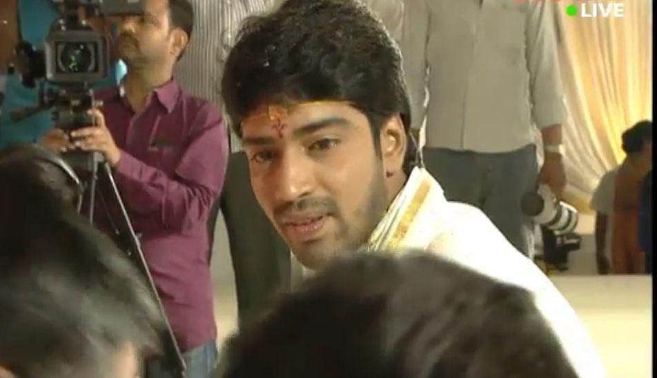 Allari Naresh and Viroopa Wedding Pics