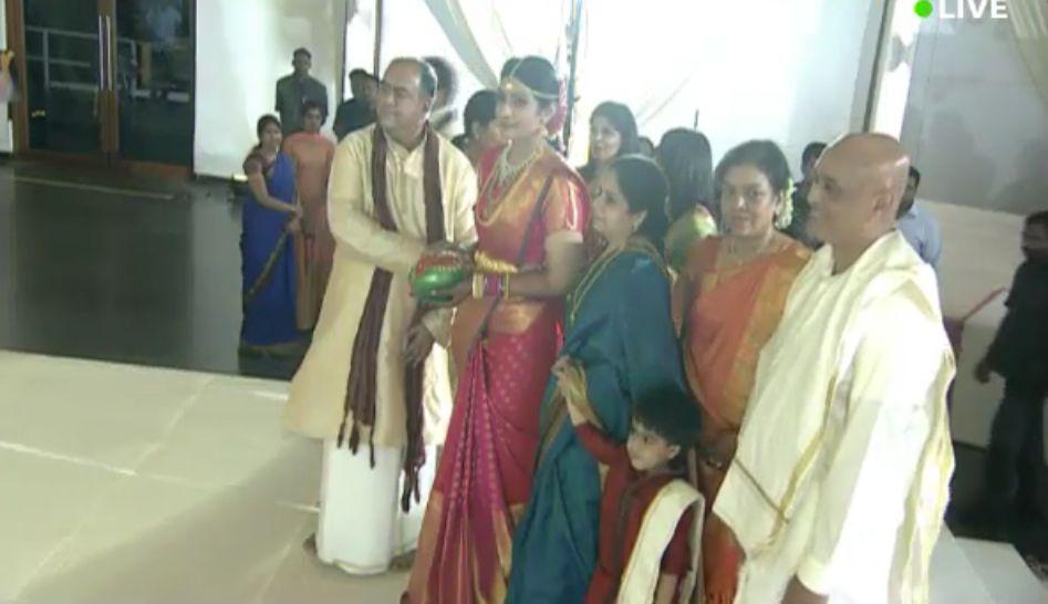 Allari Naresh and Viroopa Wedding Pics