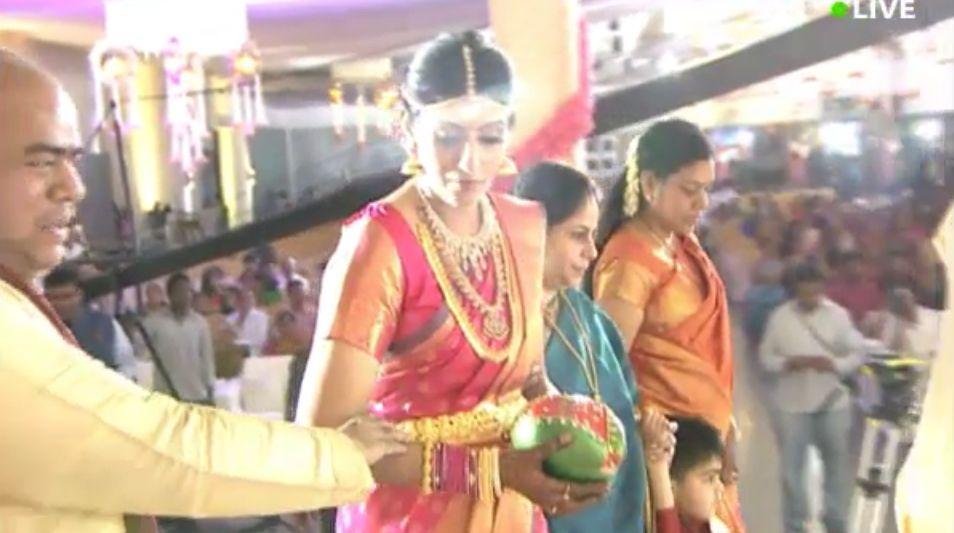 Allari Naresh and Viroopa Wedding Pics