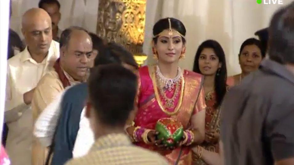 Allari Naresh and Viroopa Wedding Pics