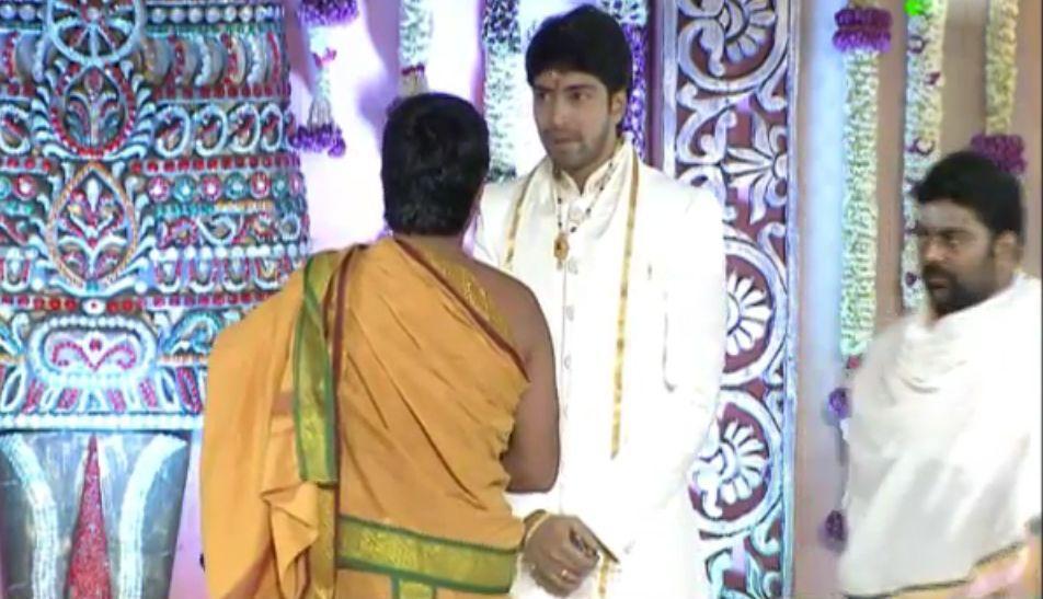 Allari Naresh Weds Viroopa Photos