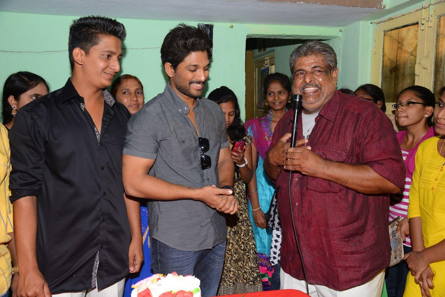 Allu Arjun at Noor Mahamood House Photos
