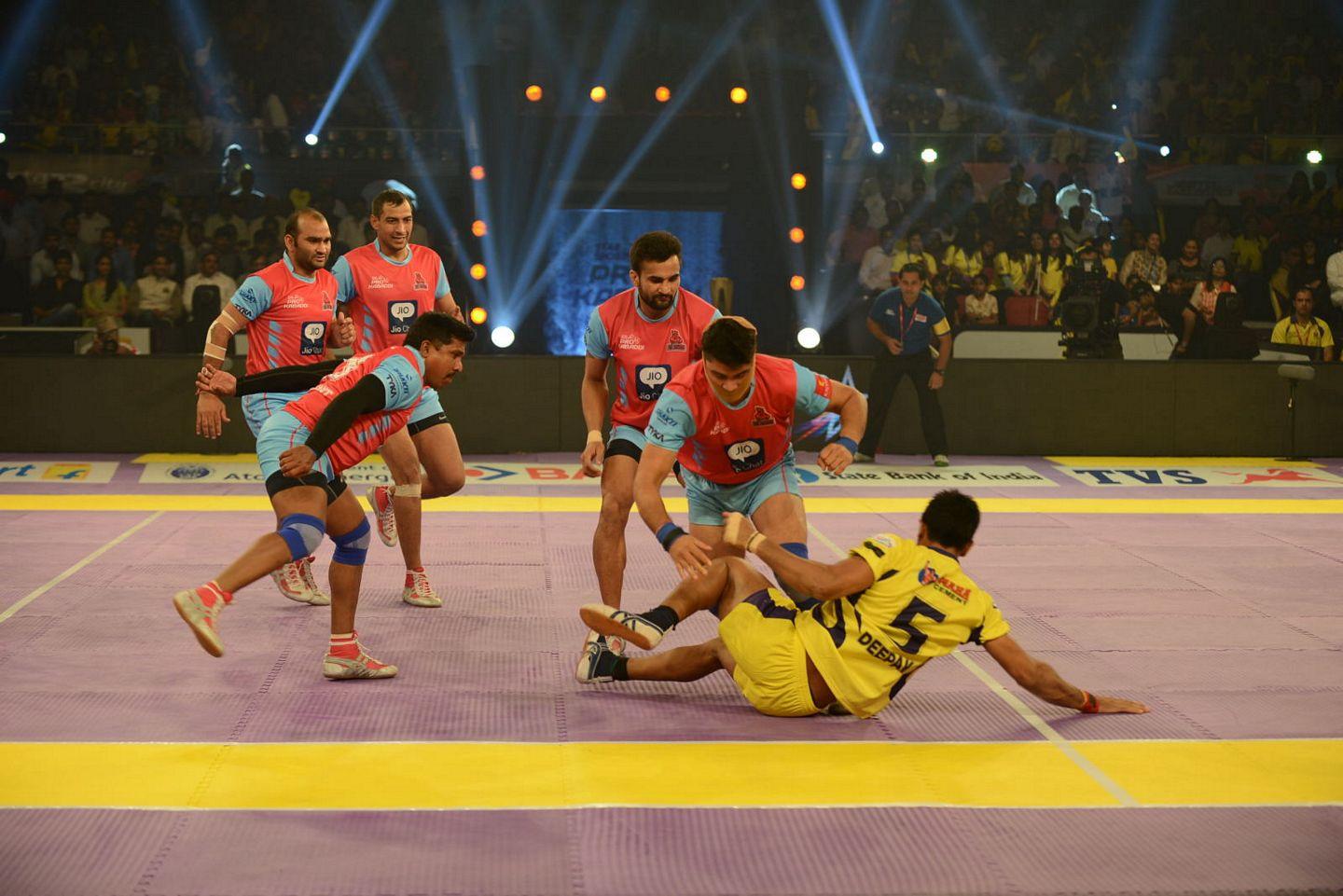 Allu Arjun Family at PRO Kabaddi League Match Photos