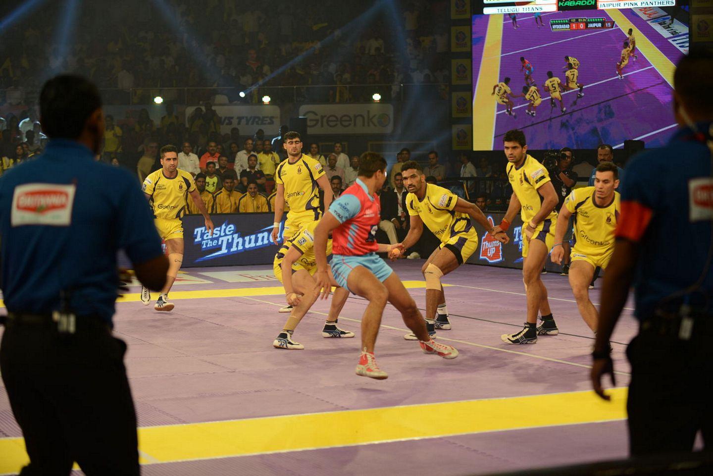 Allu Arjun Family at PRO Kabaddi League Match Photos