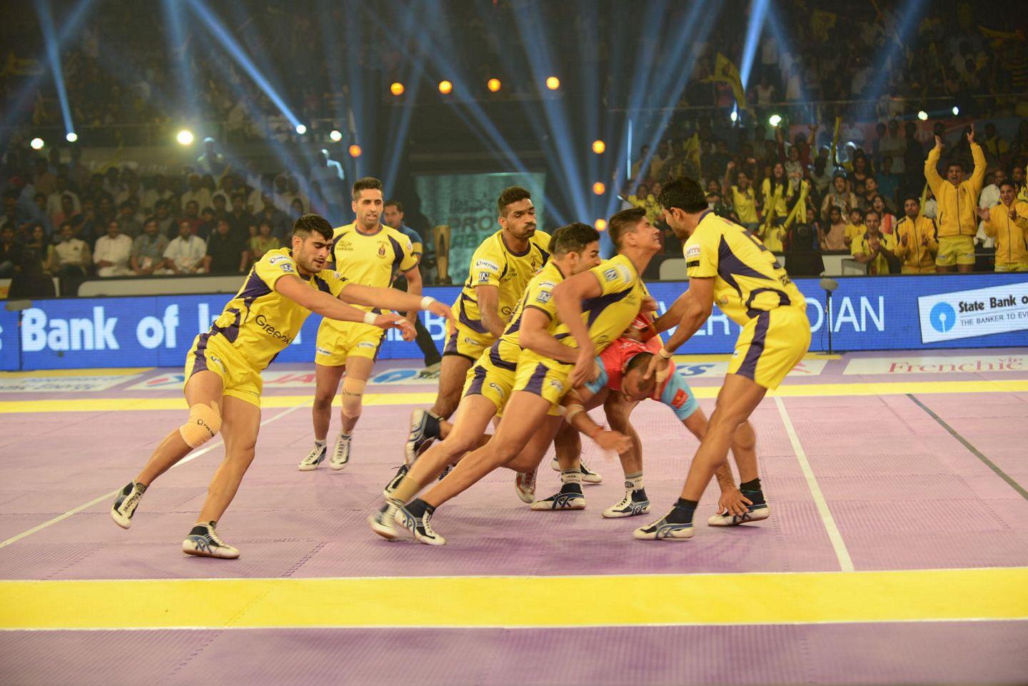 Allu Arjun Family at PRO Kabaddi League Match Photos