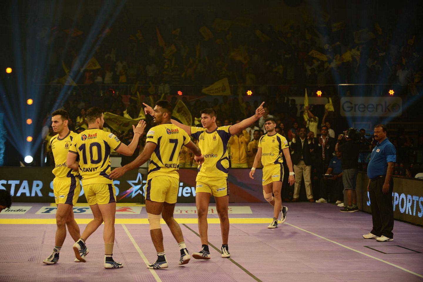 Allu Arjun Family at PRO Kabaddi League Match Photos