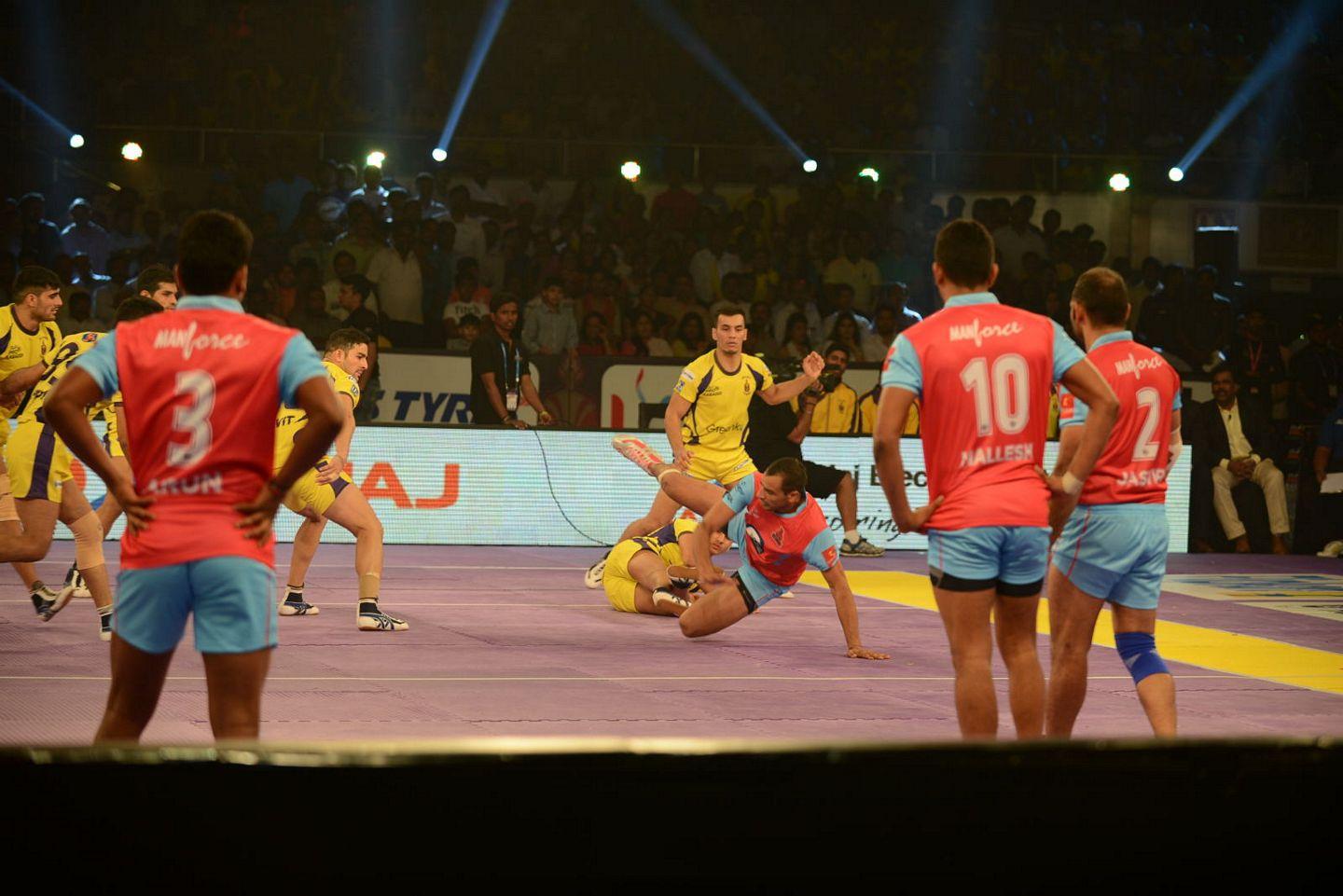 Allu Arjun Family at PRO Kabaddi League Match Photos