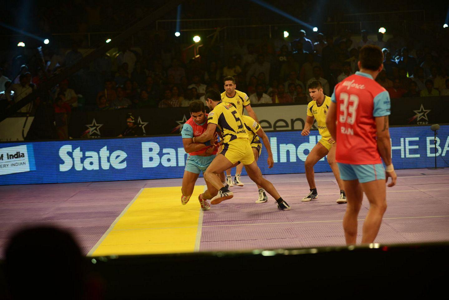 Allu Arjun Family at PRO Kabaddi League Match Photos