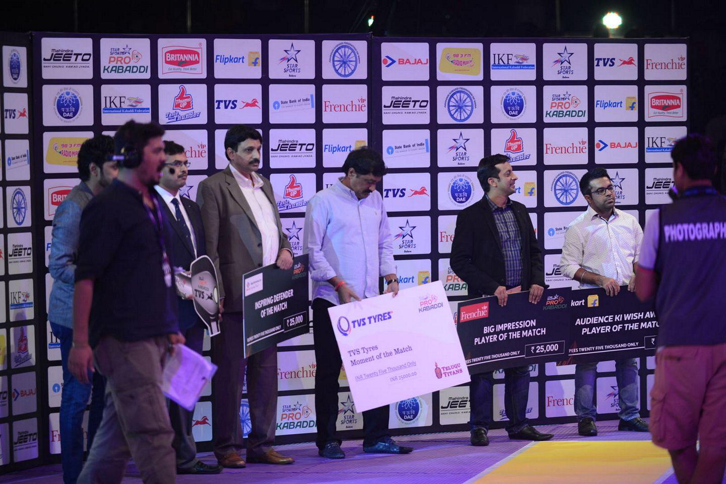 Allu Arjun Family at PRO Kabaddi League Match Photos
