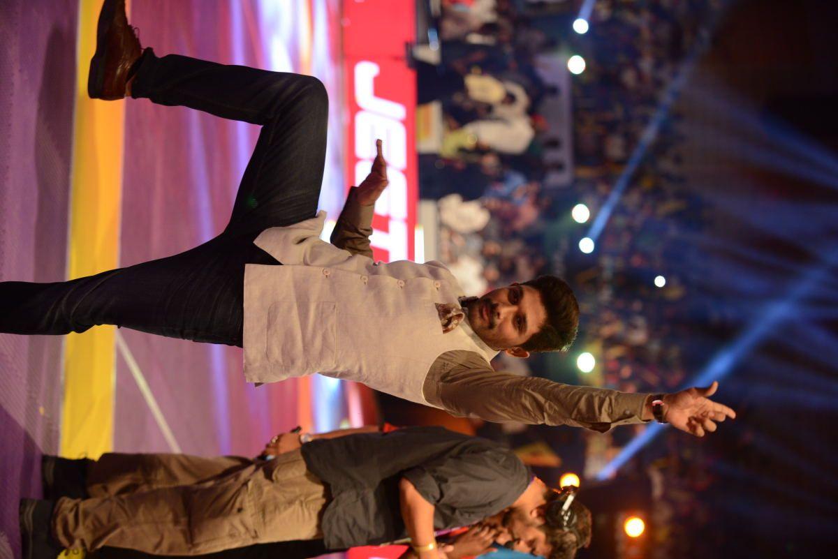 Allu Arjun Family at PRO Kabaddi League Match Photos