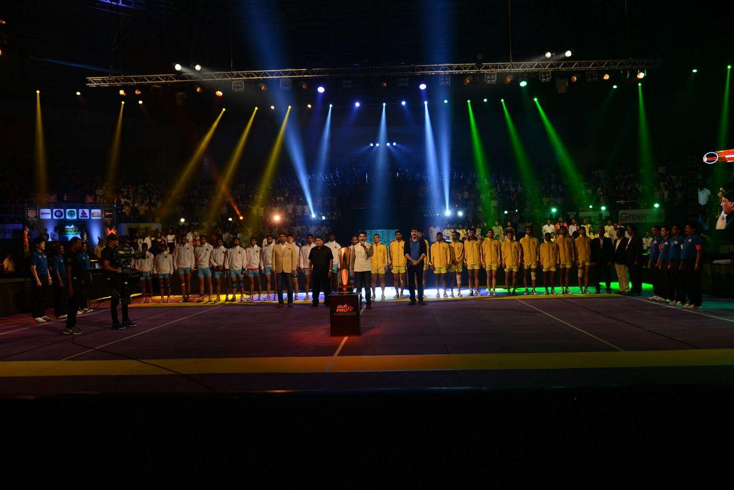 Allu Arjun Family at PRO Kabaddi League Match Photos