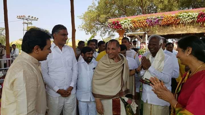 Ayutha Chandi Maha Yagam begins at KCRs farmhouse 