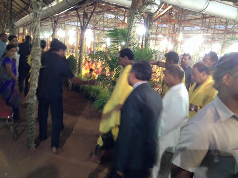 Ayutha Chandi Maha Yagam begins at KCRs farmhouse 