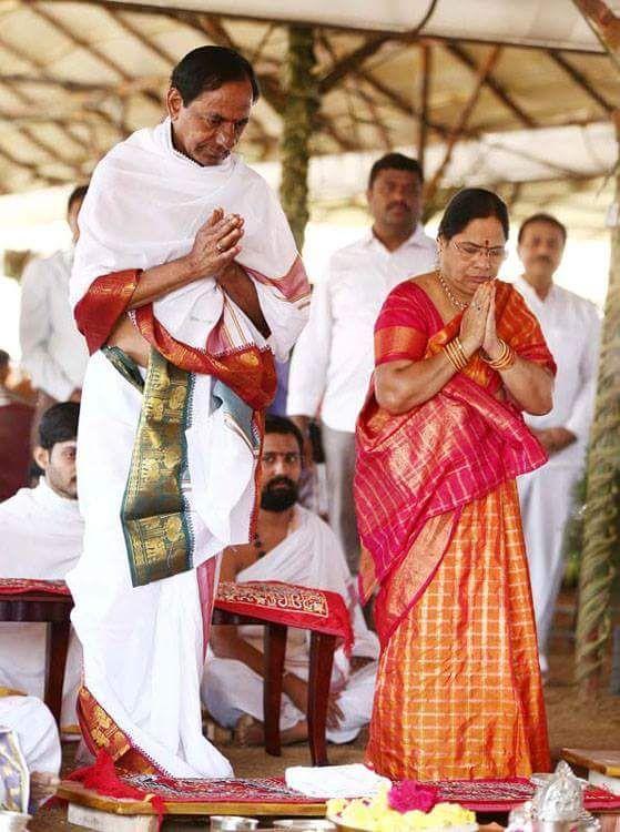 Ayutha Chandi Maha Yagam begins at KCRs farmhouse 