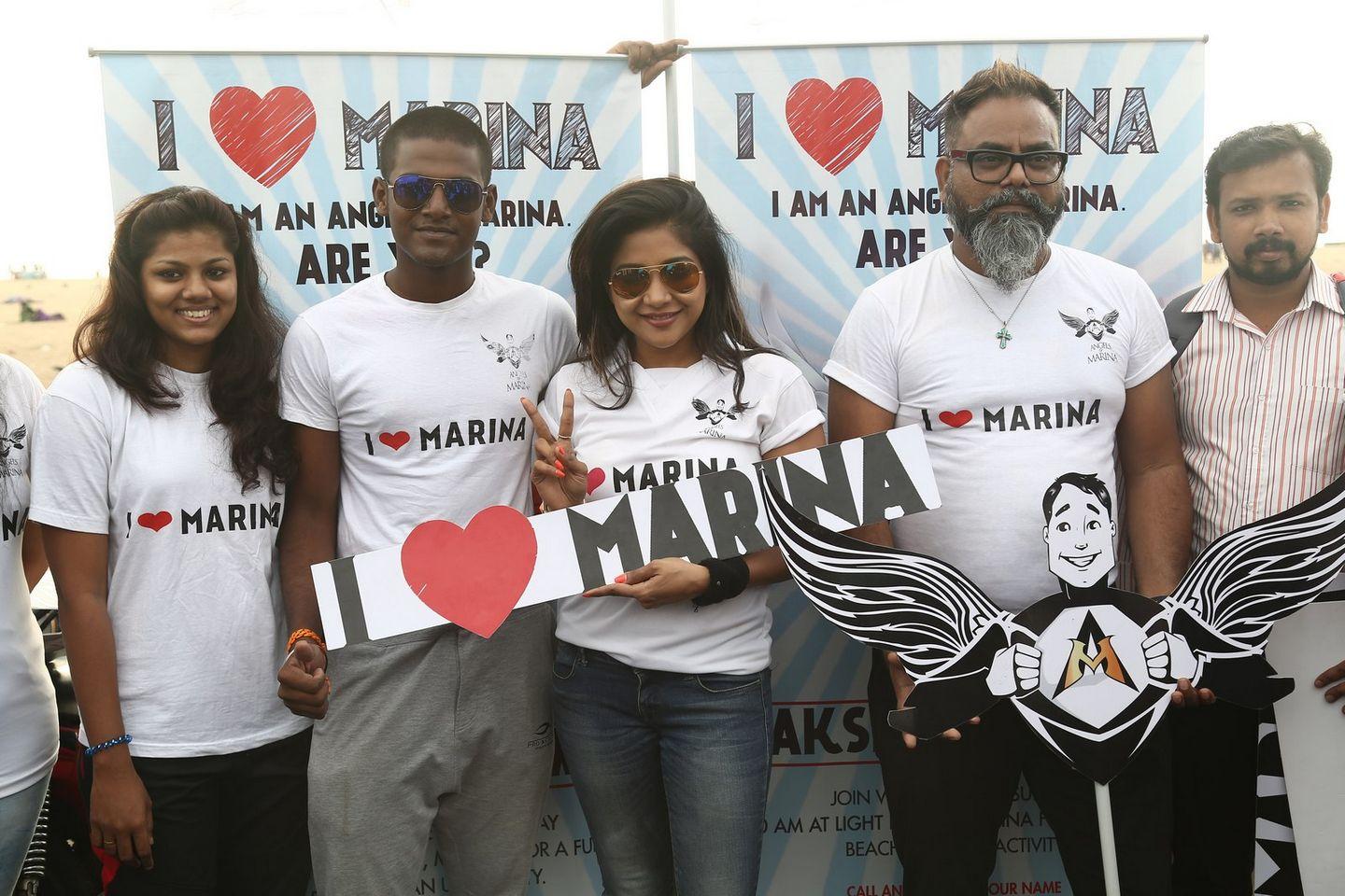 Beach Clean-Up with Actress Sakshi Agarwal at Marina Photos