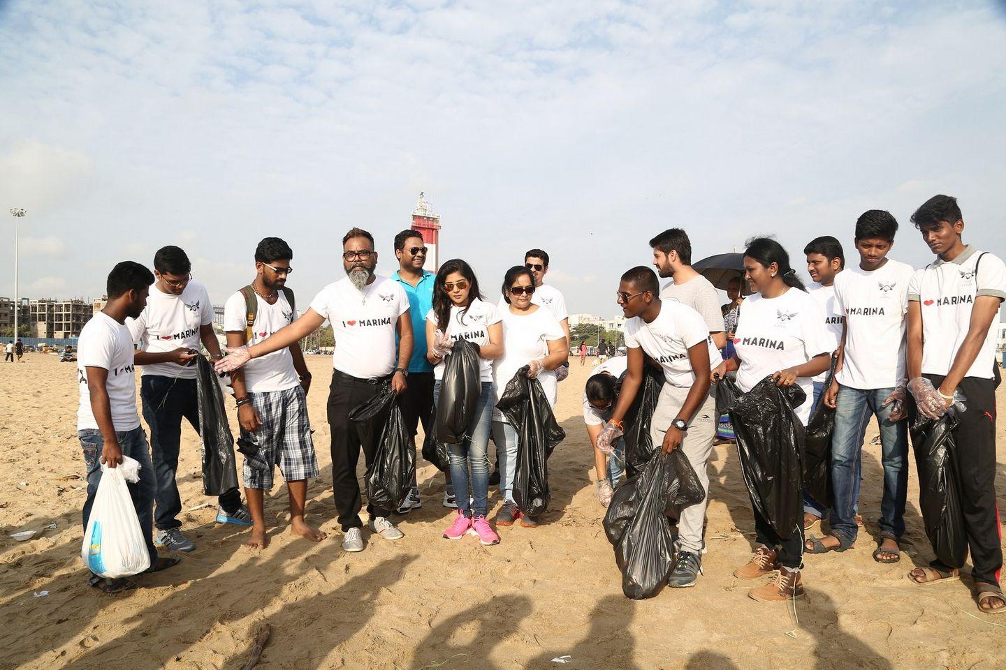 Beach Clean-Up with Actress Sakshi Agarwal at Marina Photos