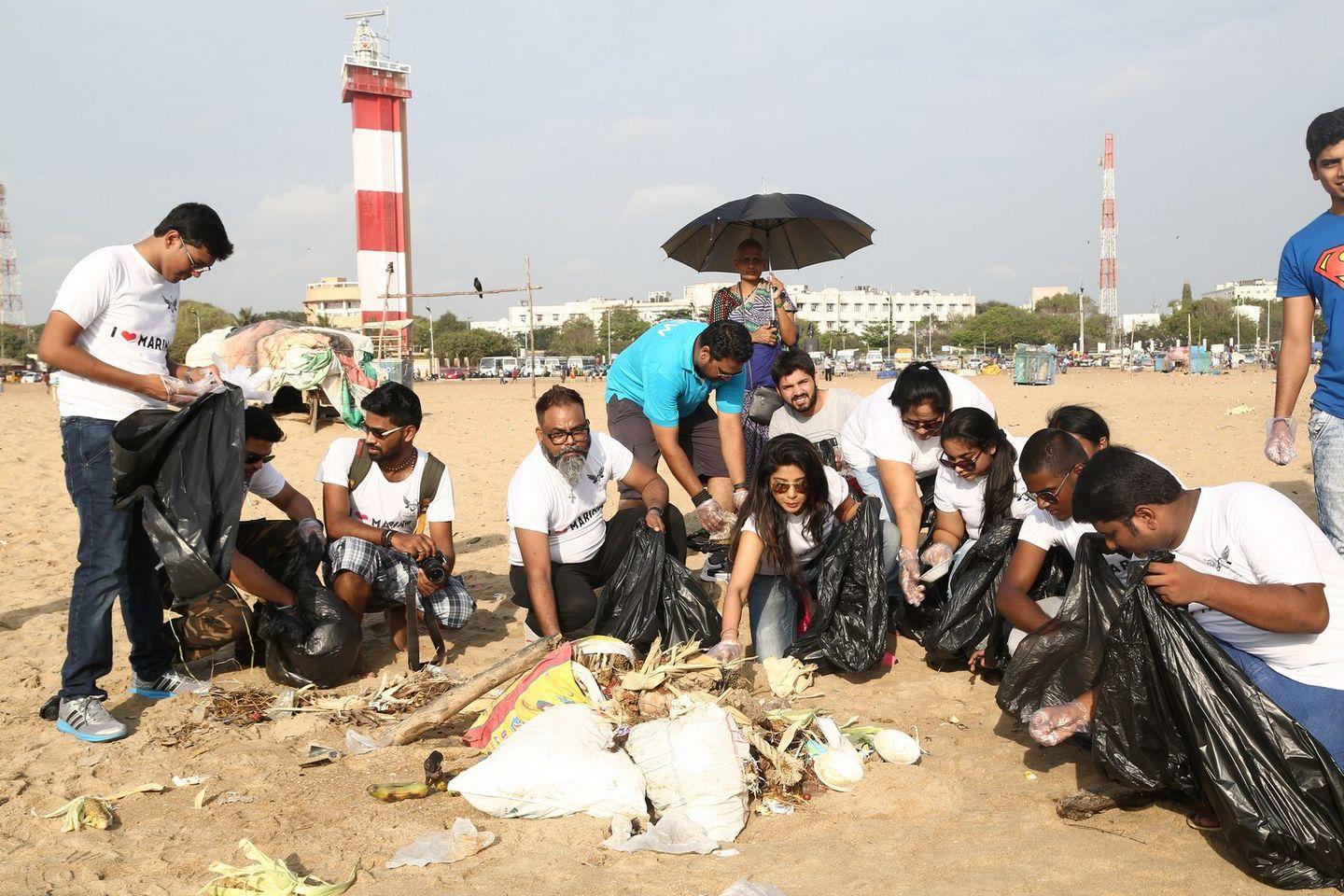 Beach Clean-Up with Actress Sakshi Agarwal at Marina Photos