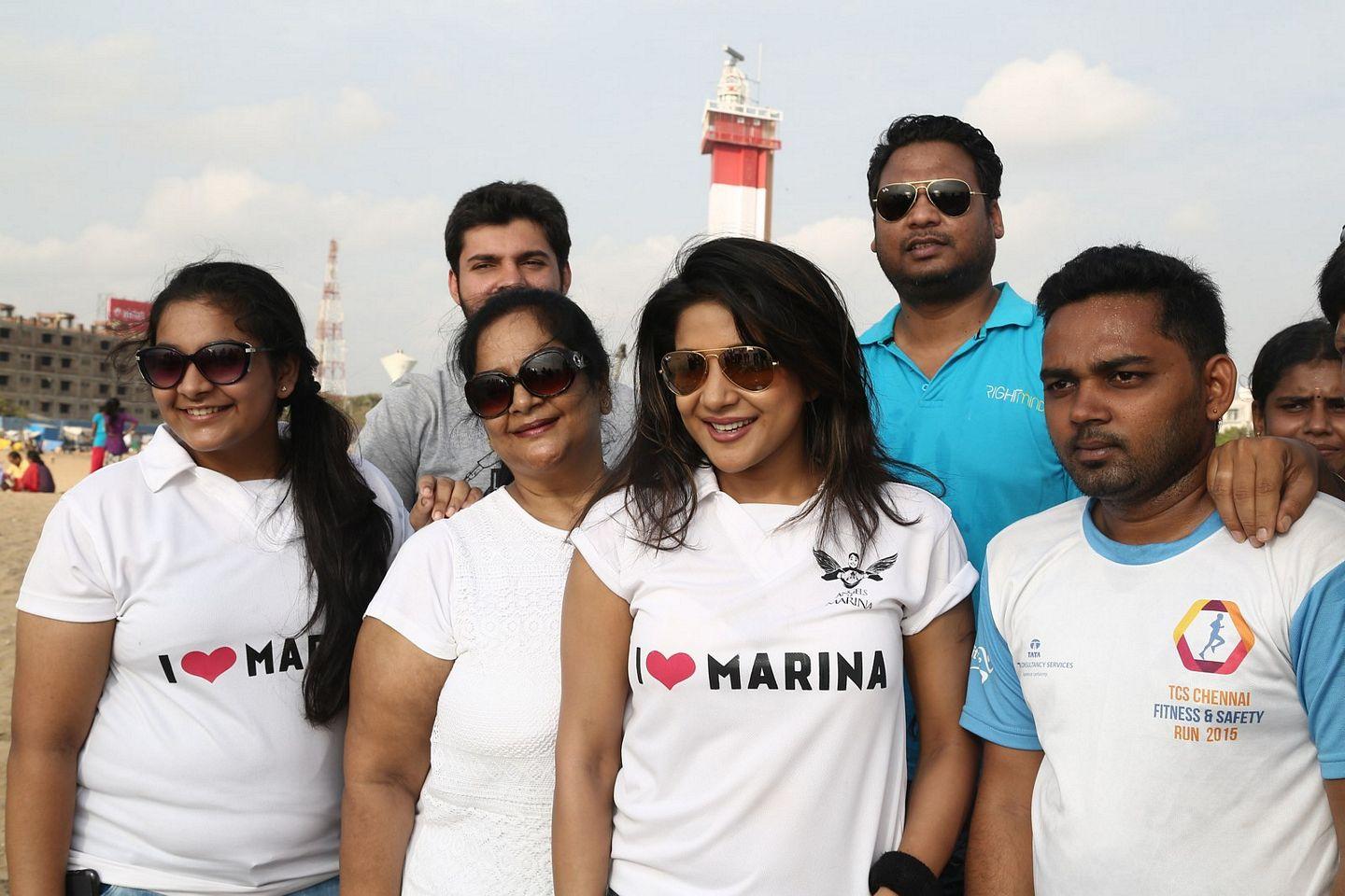 Beach Clean-Up with Actress Sakshi Agarwal at Marina Photos