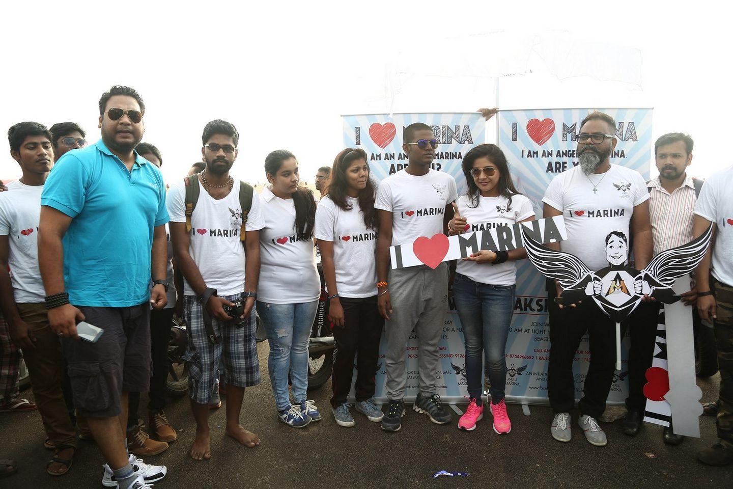 Beach Clean-Up with Actress Sakshi Agarwal at Marina Photos