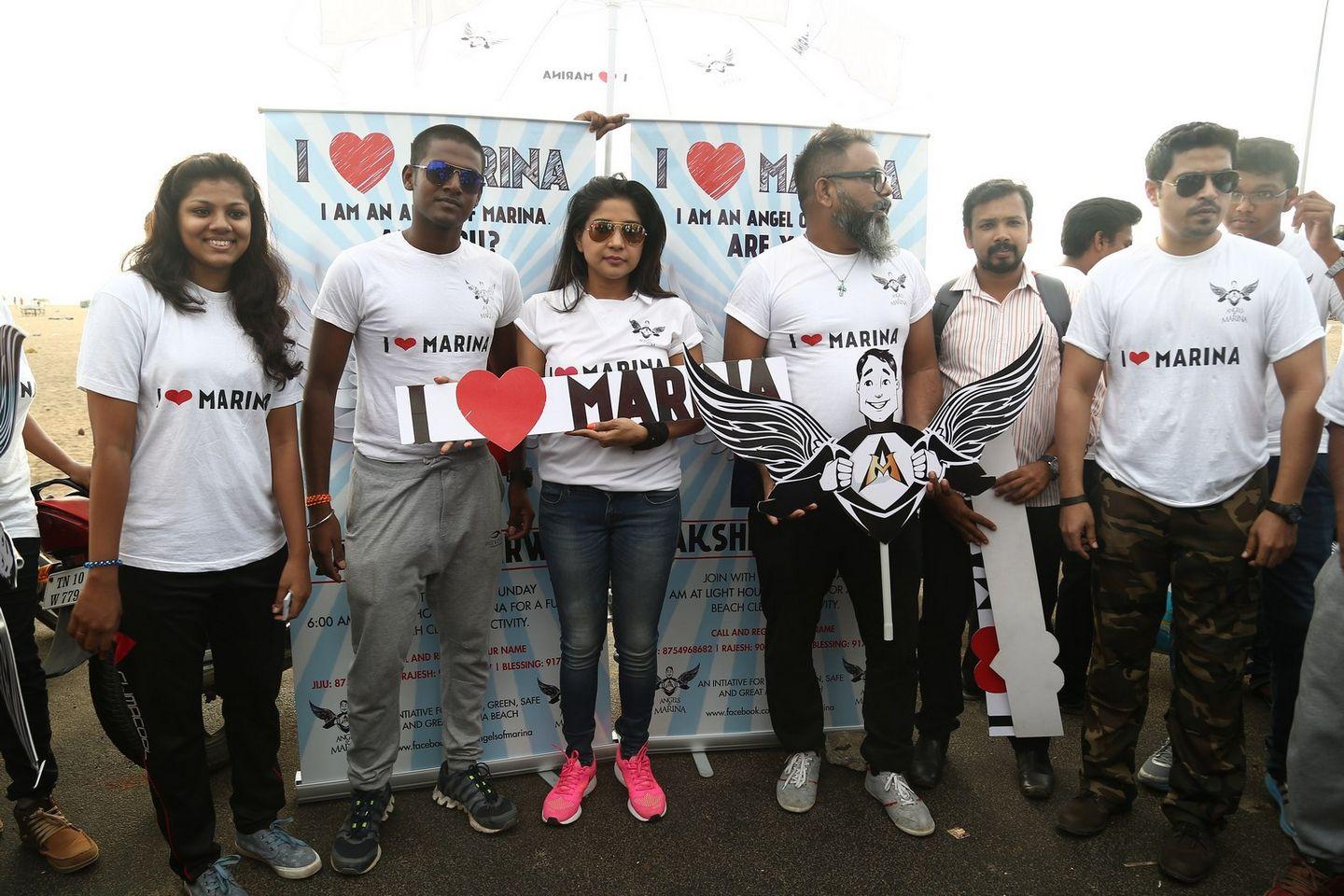 Beach Clean-Up with Actress Sakshi Agarwal at Marina Photos