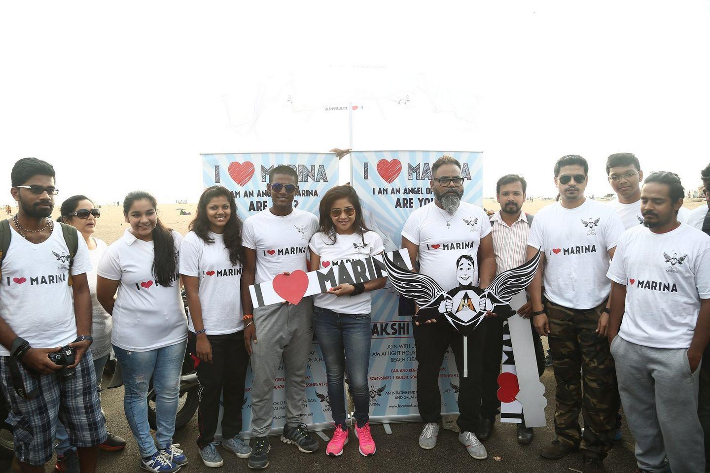 Beach Clean-Up with Actress Sakshi Agarwal at Marina Photos