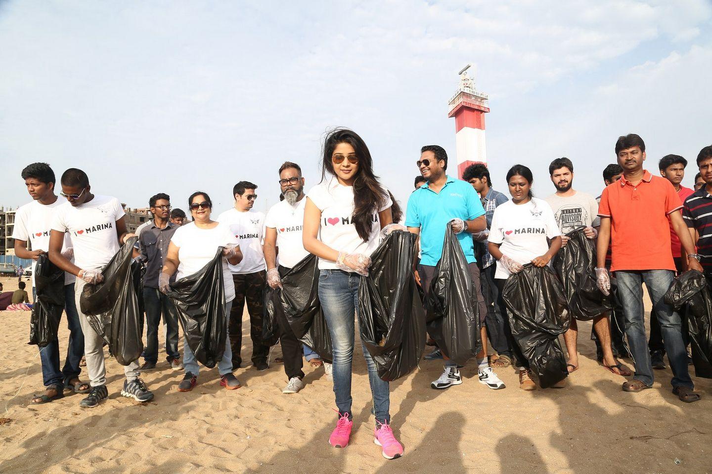 Beach Clean-Up with Actress Sakshi Agarwal at Marina Photos