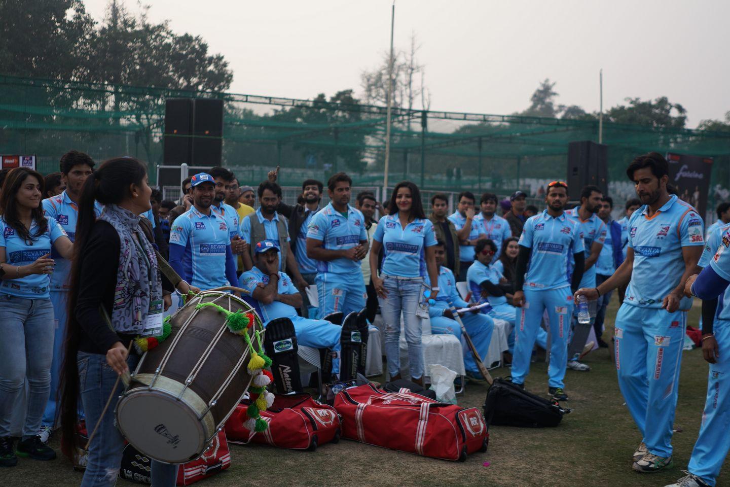 Bhojpuri Dabanggs Vs Mumbai Heroes