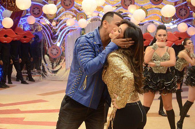 Bigg Boss 9 Finale Hot Performance Stills