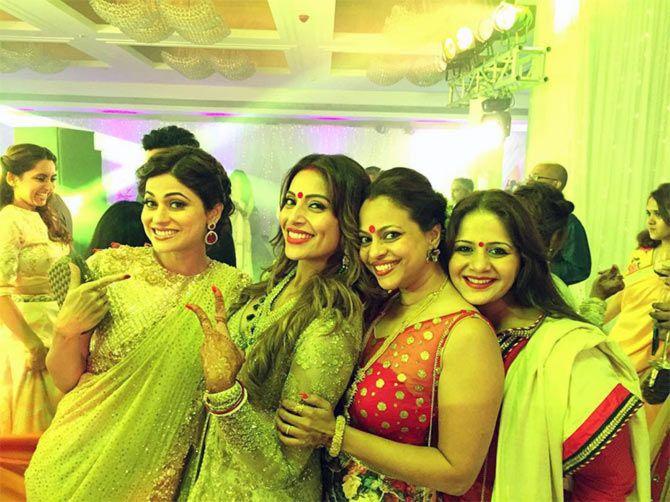 bipasha basu and karan singh wedding photos