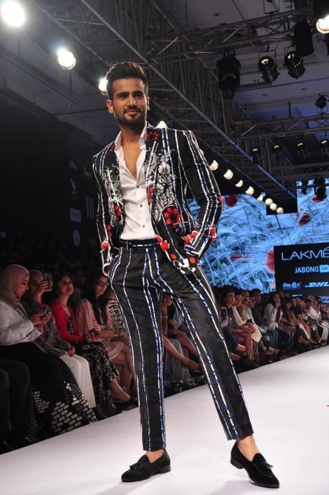 Bollywood stars At The Ramp Walk