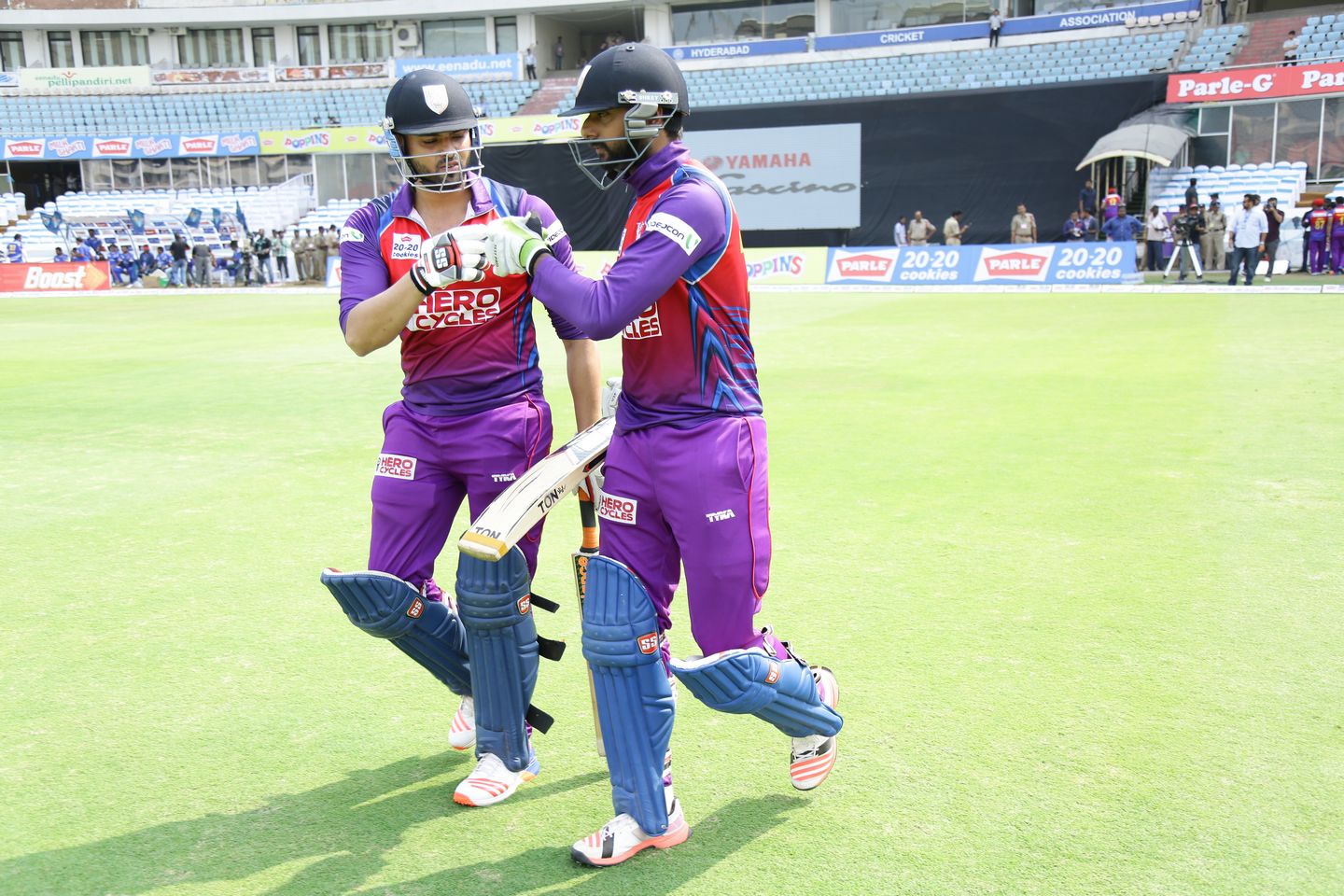 CCL6 Semi Final Karnataka Bulldozers vs Bengal Tigers Match Photos