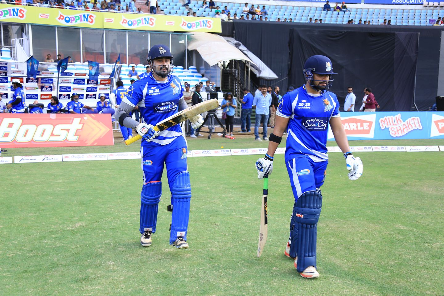 CCL6 Semi Final Karnataka Bulldozers vs Bengal Tigers Match Photos